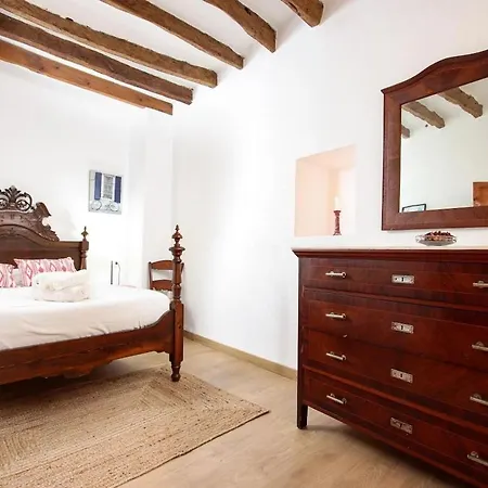 Traditional 3-bedroom Semi-detached House With Pool Located In The Historic Town Center By Renthousing Holiday home Pollenca