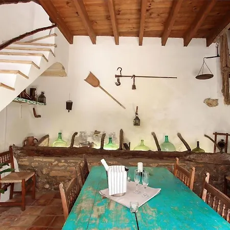 Traditional 3-bedroom Semi-detached House With Pool Located In The Historic Town Center By Renthousing Pollenca