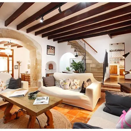 Traditional 3-bedroom Semi-detached House With Pool Located In The Historic Town Center By Renthousing * Pollenca