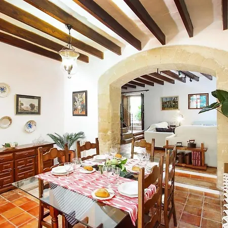 Traditional 3-bedroom Semi-detached House With Pool Located In The Historic Town Center By Renthousing *