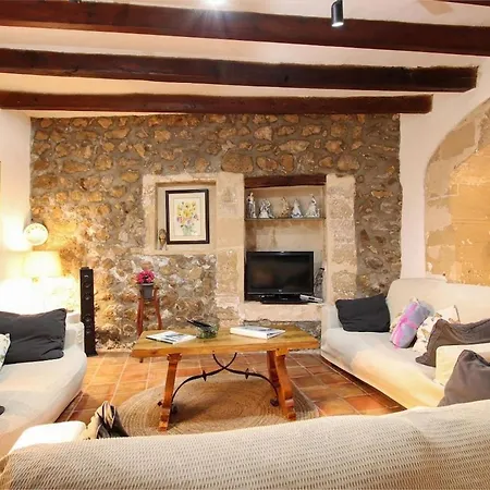 Traditional 3-bedroom Semi-detached House With Pool Located In The Historic Town Center By Renthousing Ferienhaus *