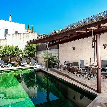 Traditional 3-bedroom Semi-detached House With Pool Located In The Historic Town Center By Renthousing Ferienhaus *